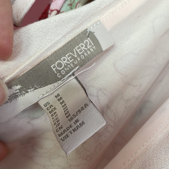 Gently used beautiful summer dress! - Picture 3 of 3